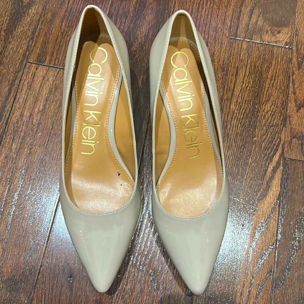 New Calvin Klein Grey point toe wedge-
